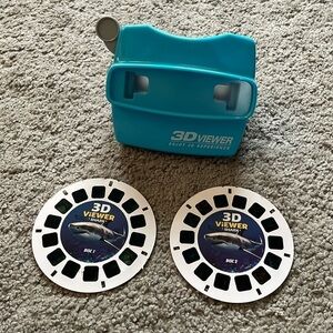 Blue 3-D Viewer Experience With 2 Shark Discs